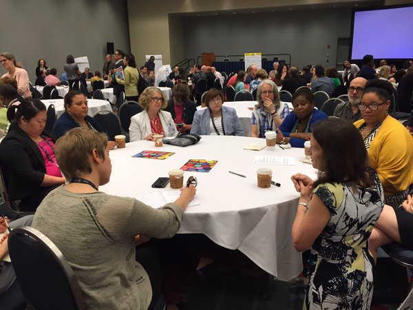 Attendees discuss diversity and inclusivity in museums at the Open Forum on Diversity and Inclusion at AAM's 2016 Annual Meeting.