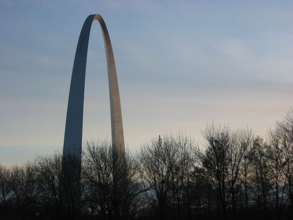 Image of St. Louis Arch at an angle