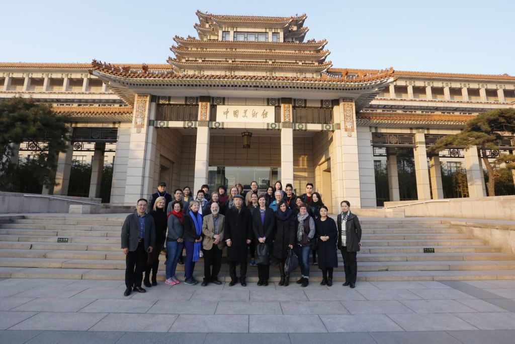 Group picture of American and Chinese museum educators