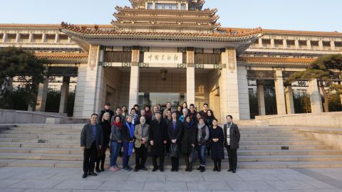 Group picture of American and Chinese museum educators