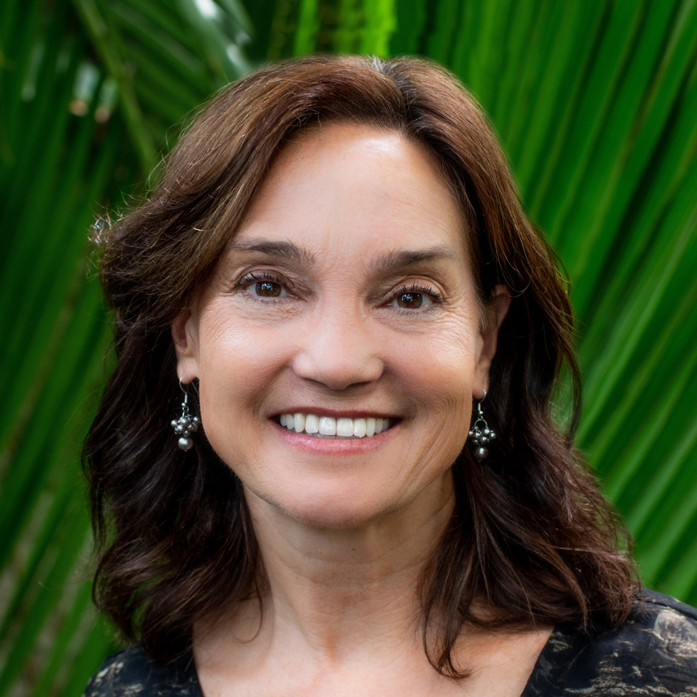 Carrie Barratt headshot