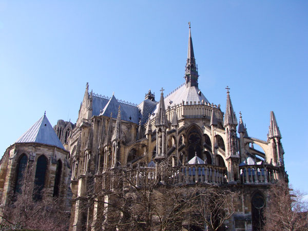 Image of a gothic cathedral in Reims, France