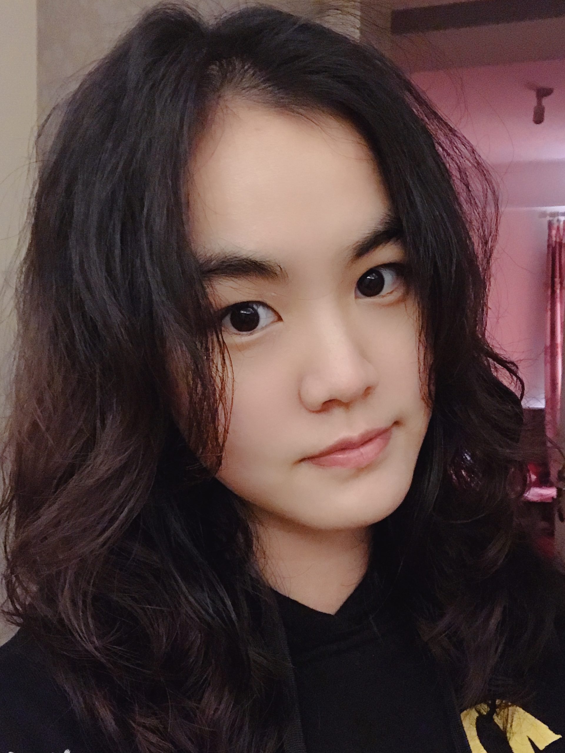 Headshot of Yiru Zhang