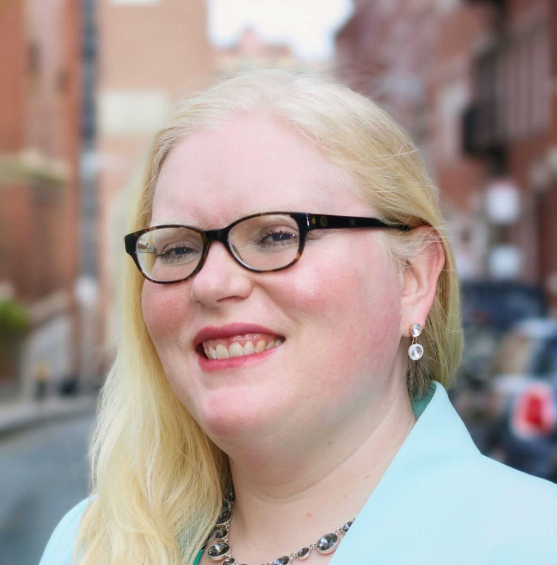 Headshot of Nikki Stewart