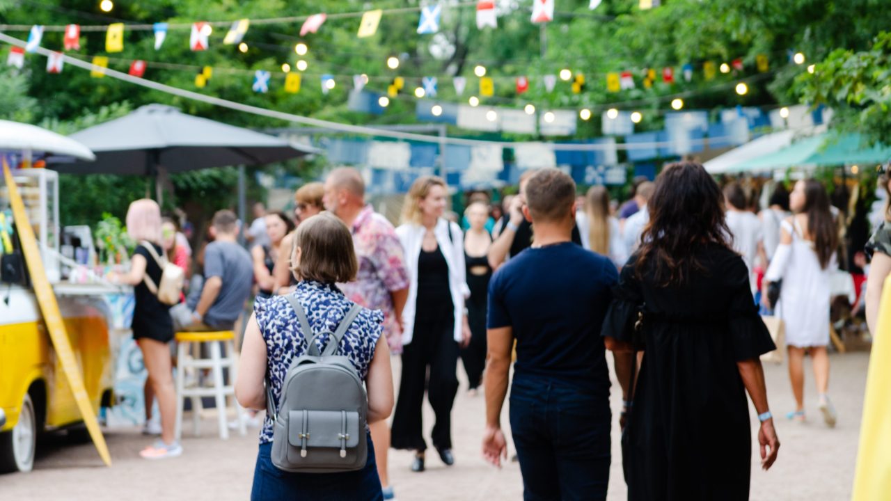A crowd at an outdoor festival