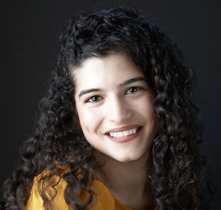 Headshot of Beatriz Galuban